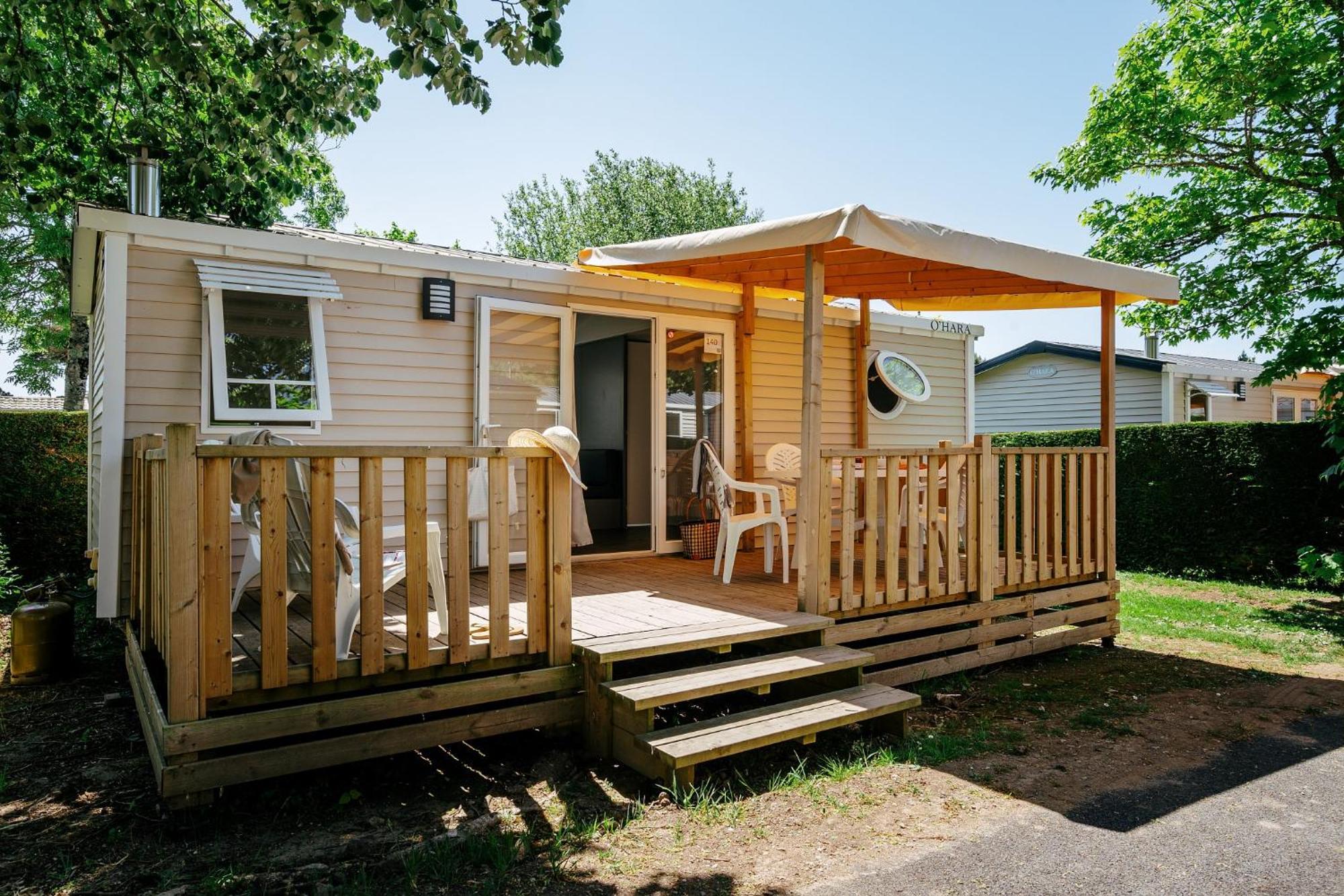 Camping Chateau De Galaure Chateauneuf-de-Galaure Exteriör bild