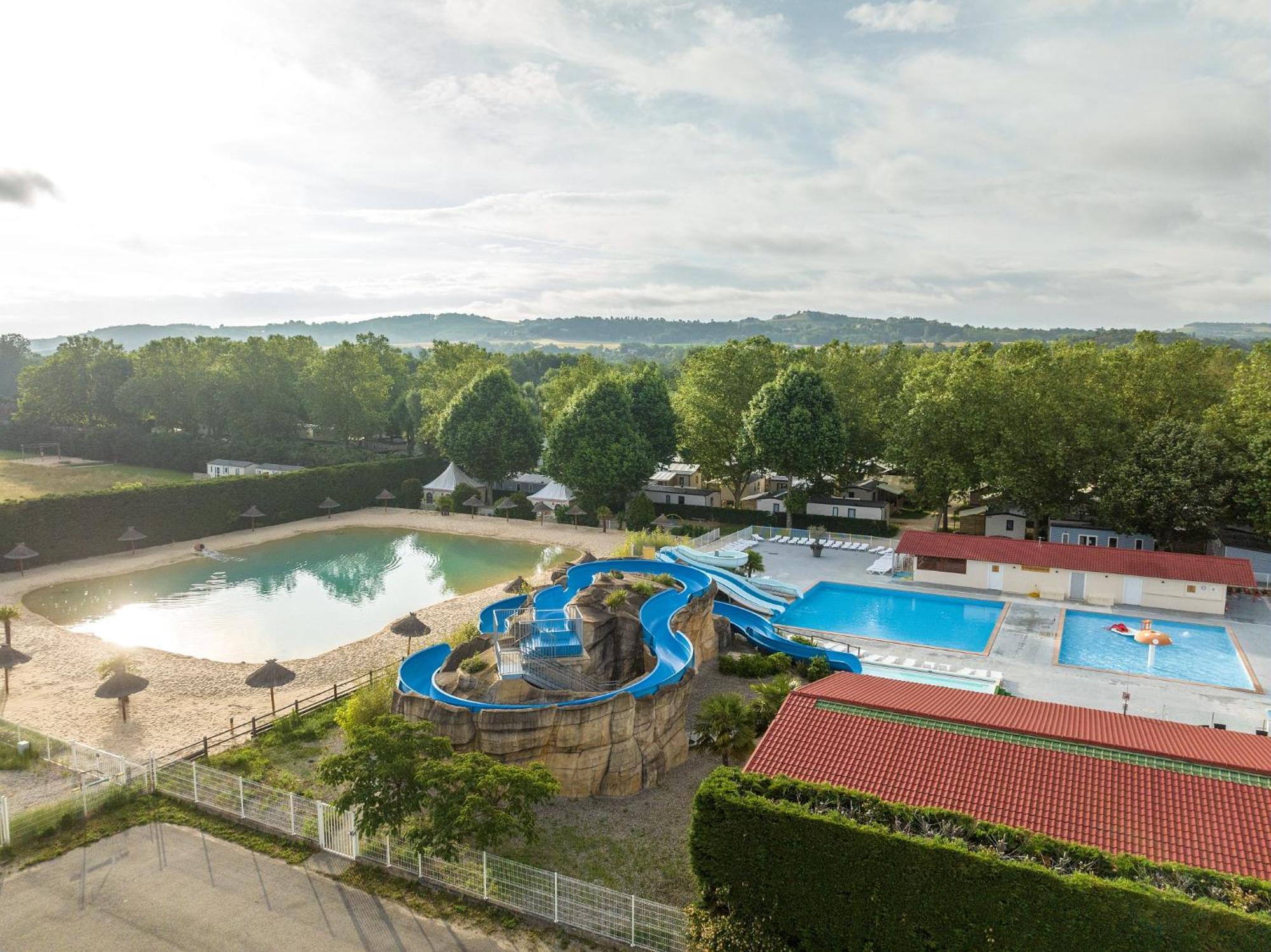 Camping Chateau De Galaure Chateauneuf-de-Galaure Exteriör bild