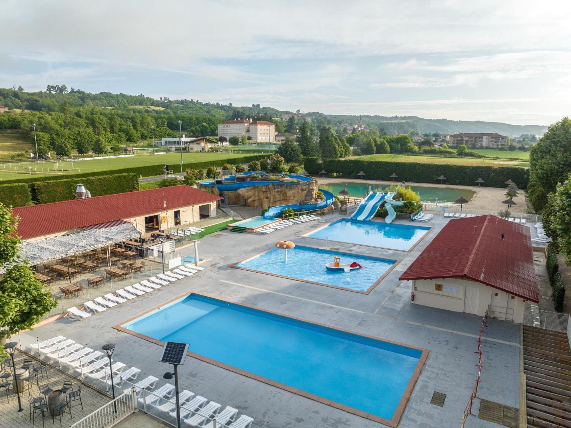 Camping Chateau De Galaure Chateauneuf-de-Galaure Exteriör bild