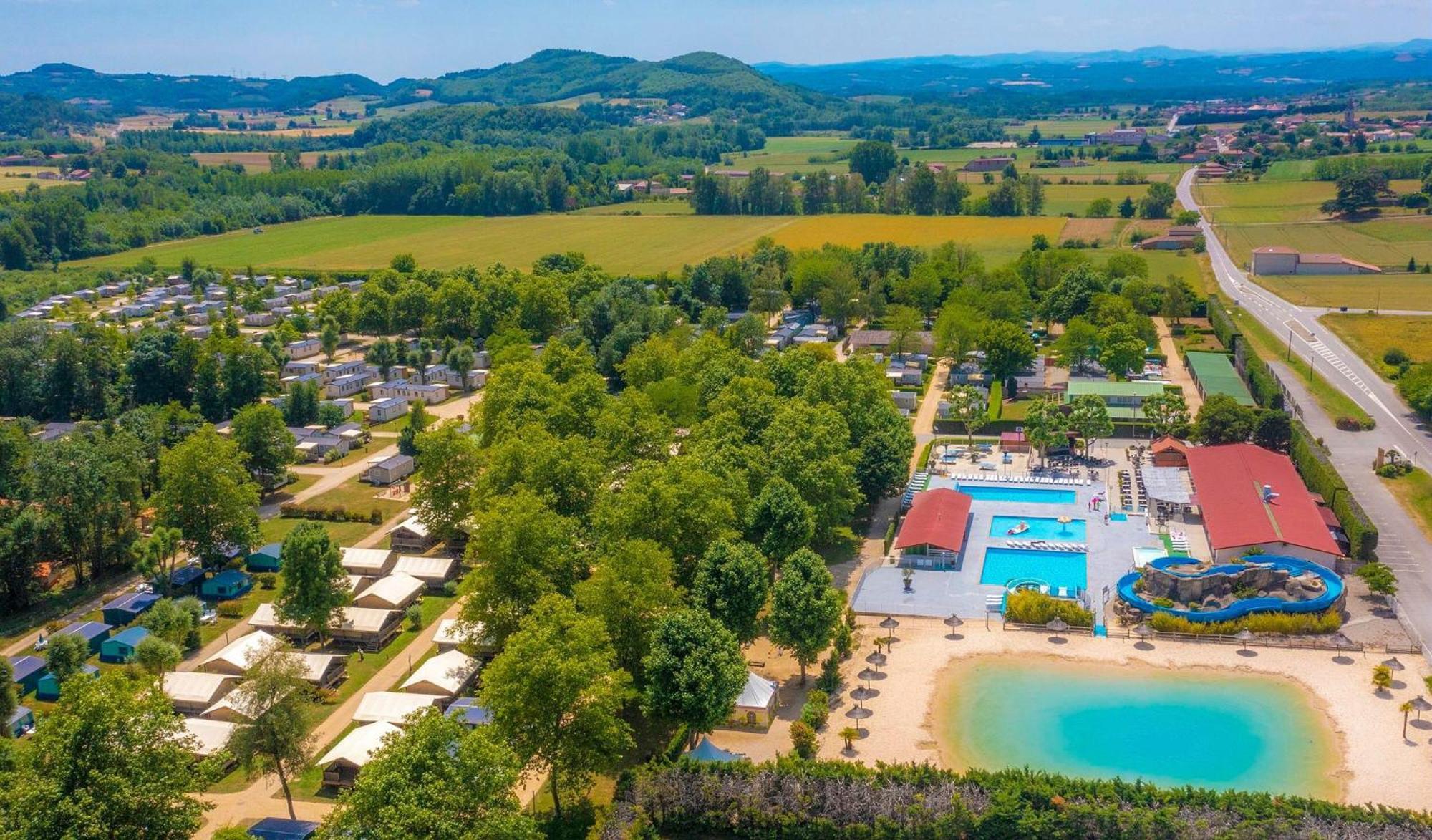 Camping Chateau De Galaure Chateauneuf-de-Galaure Exteriör bild