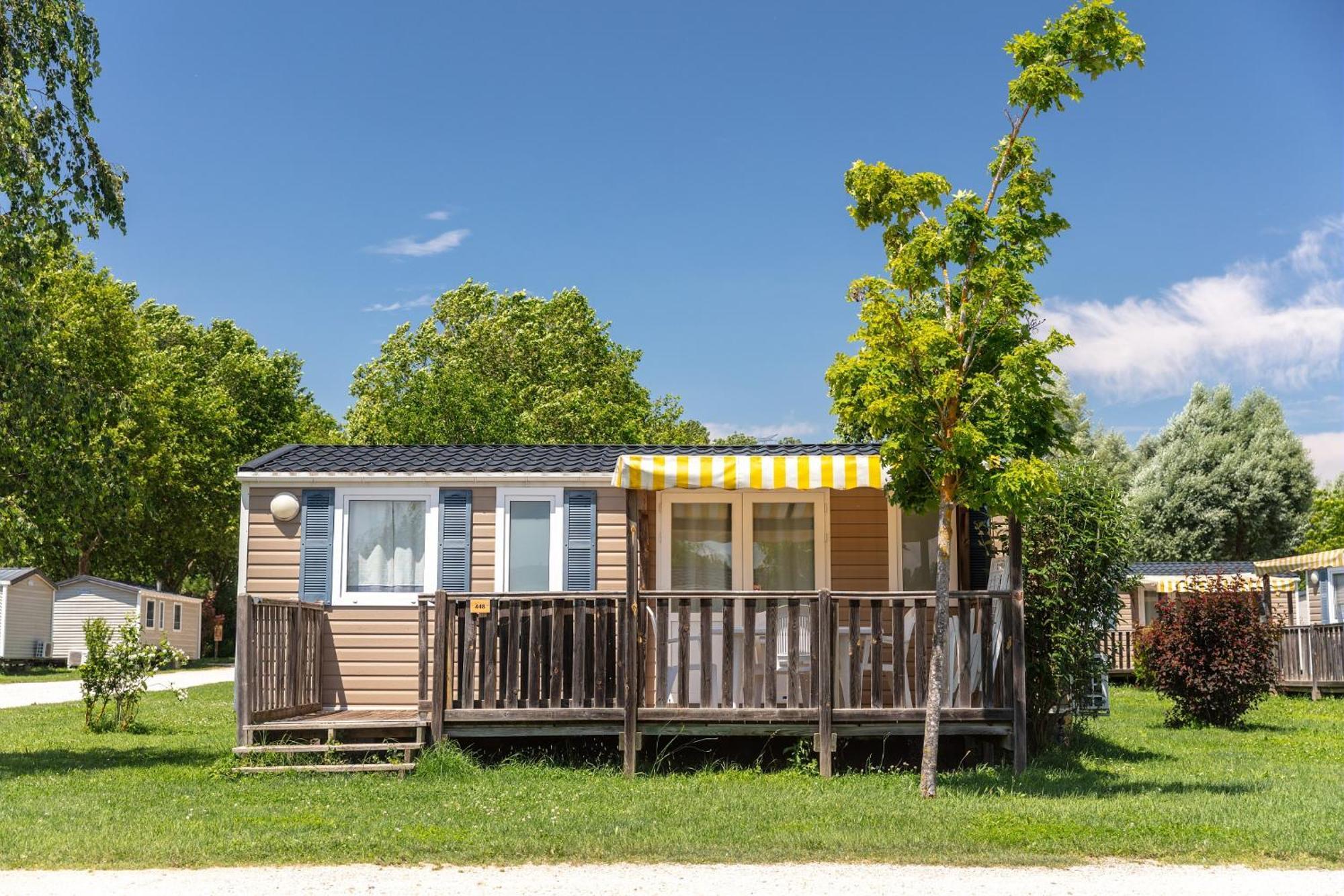 Camping Chateau De Galaure Chateauneuf-de-Galaure Exteriör bild
