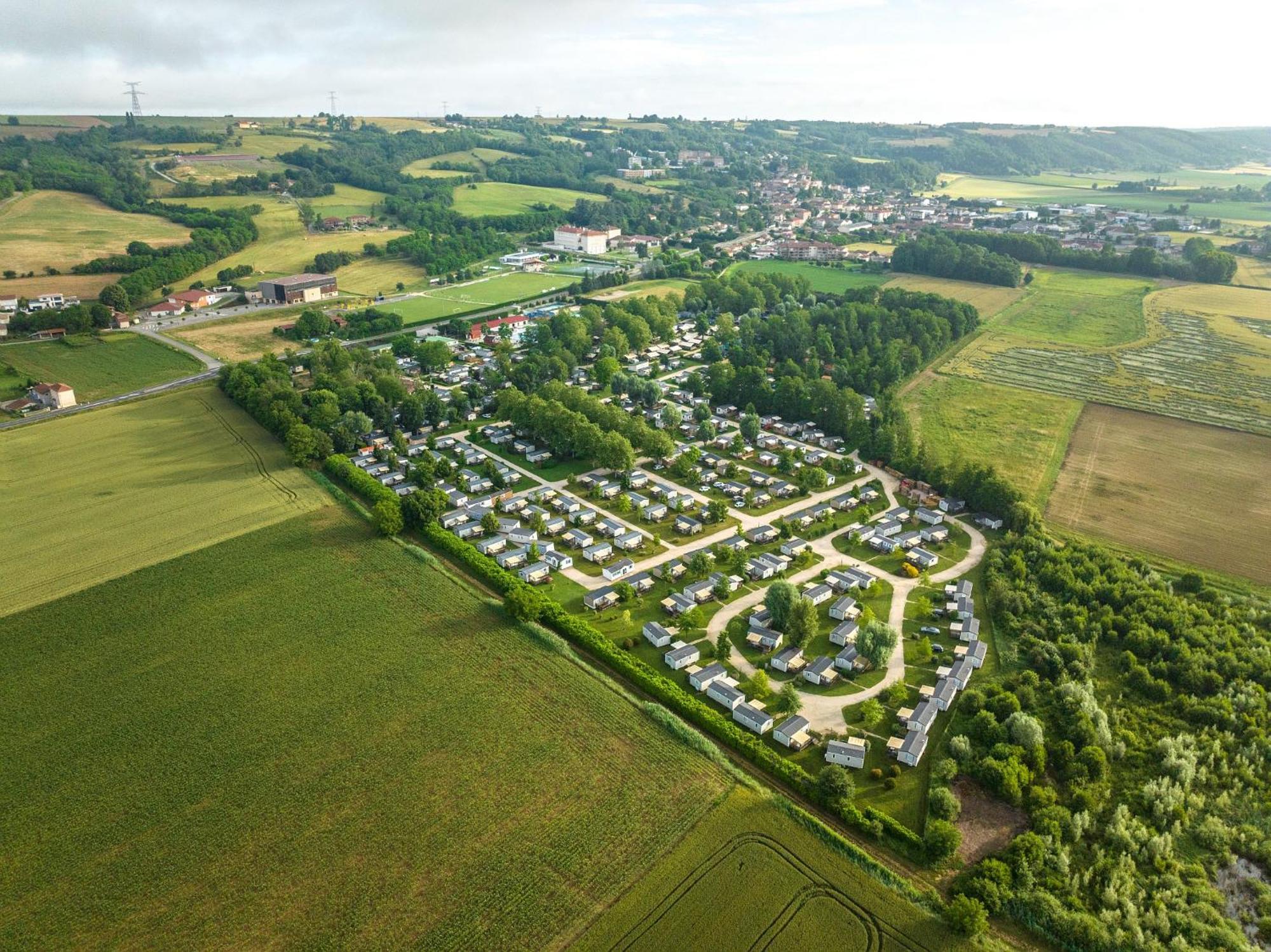 Camping Chateau De Galaure Chateauneuf-de-Galaure Exteriör bild